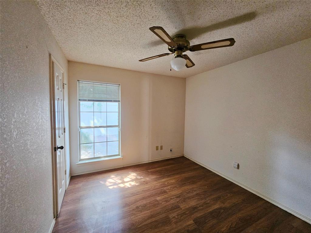 5817 Fox Hunt Drive Property Photo 14