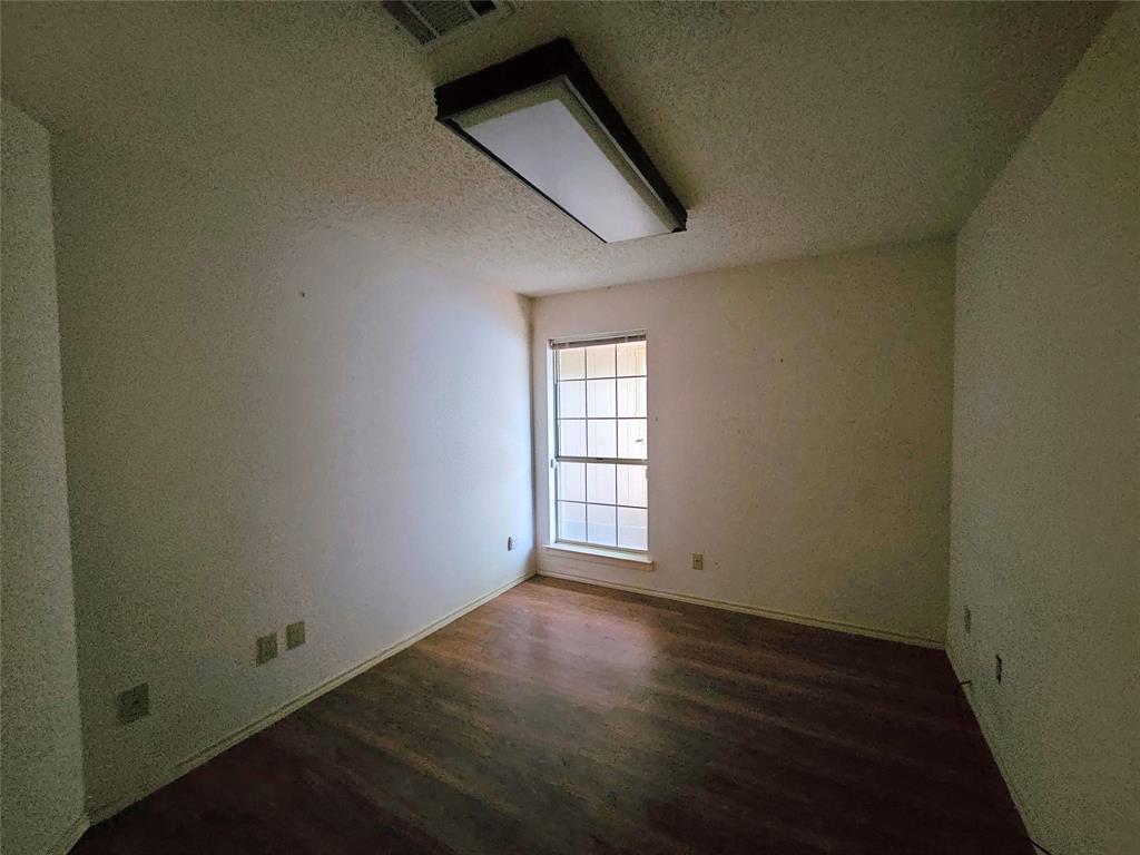 5817 Fox Hunt Drive Property Photo 15