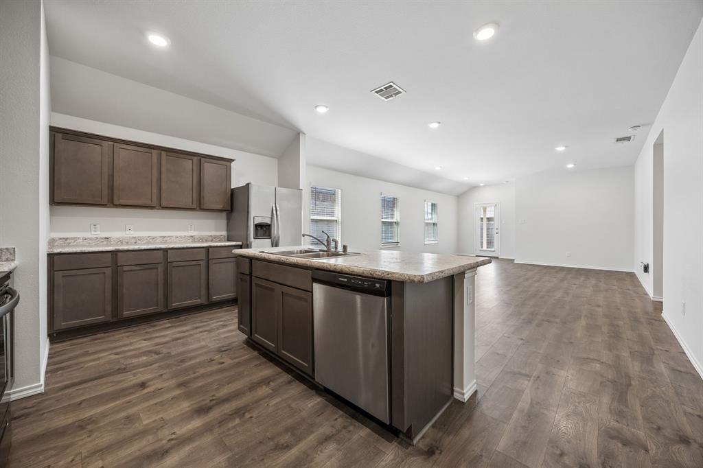 313 Samuel Street Property Photo 6