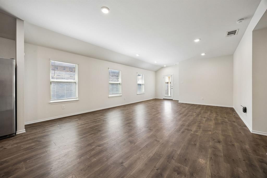 313 Samuel Street Property Photo 9