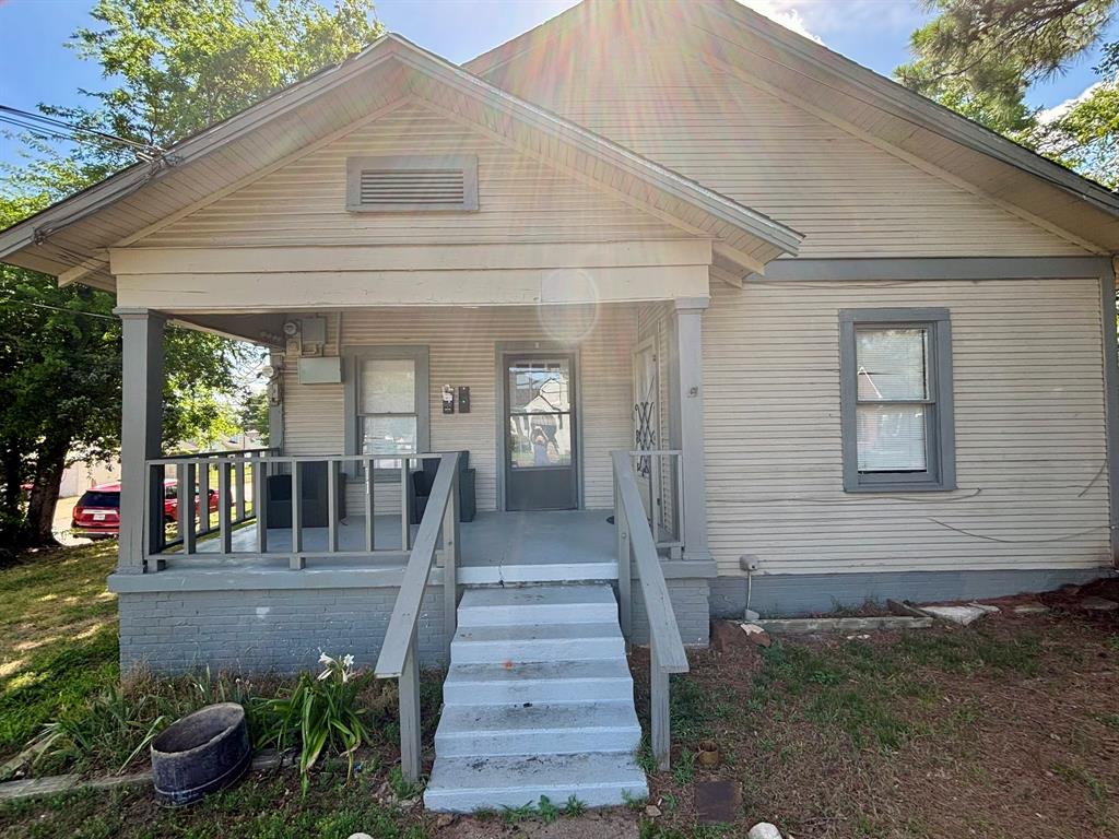 1120 S Donnybrook Avenue Property Photo 1