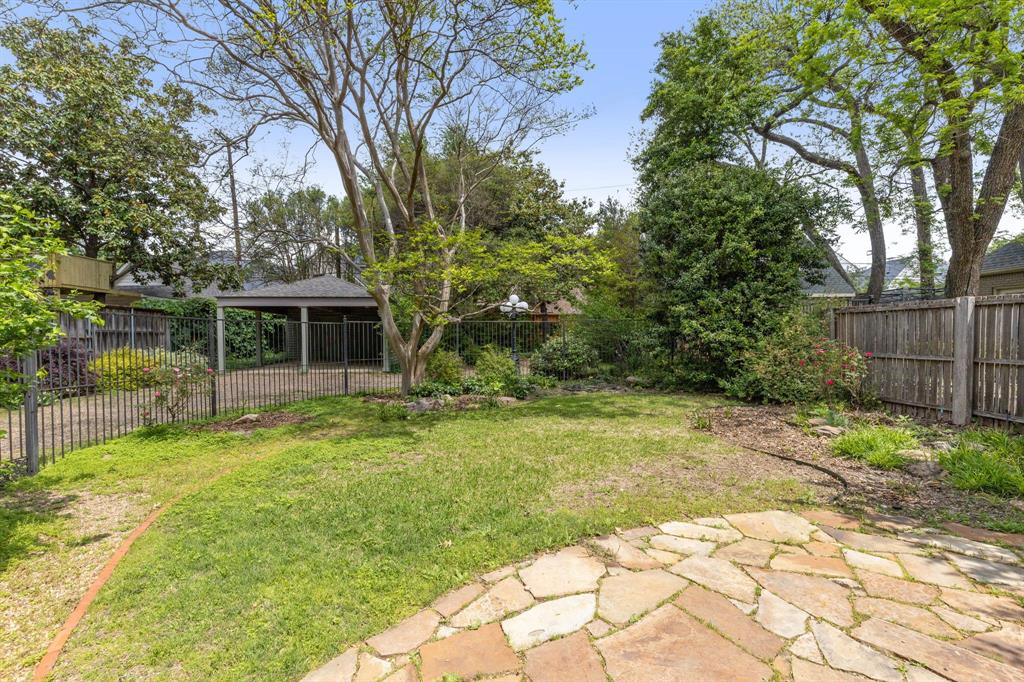 3860 Mockingbird Lane Property Photo 16