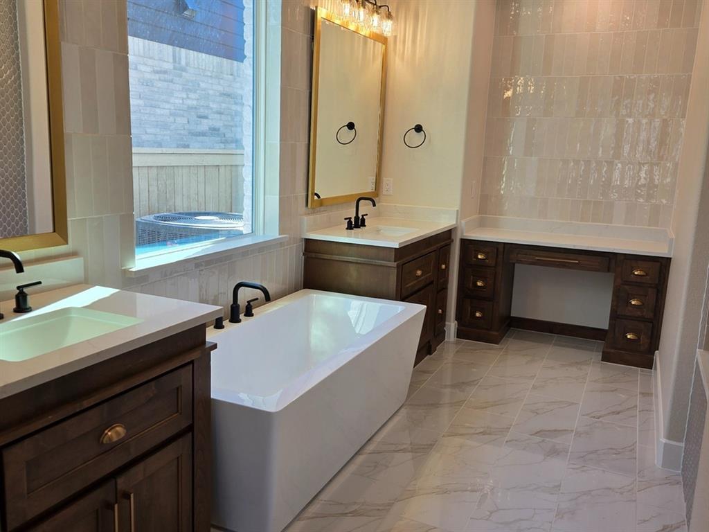307 Taylor Way Property Photo 8