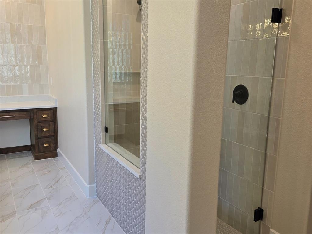 307 Taylor Way Property Photo 9