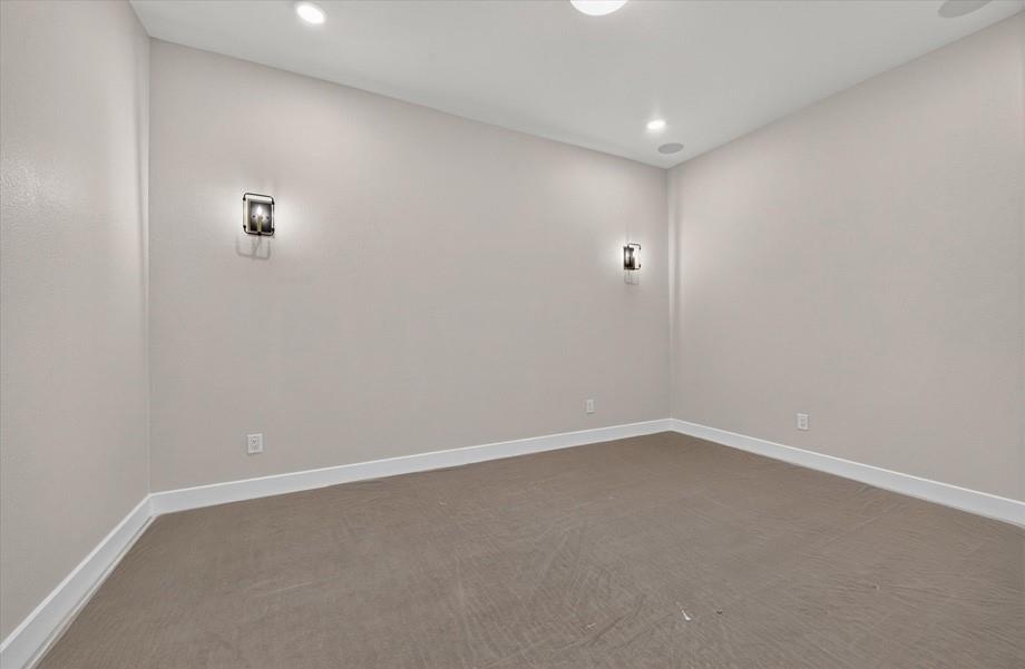 307 Taylor Way Property Photo 27