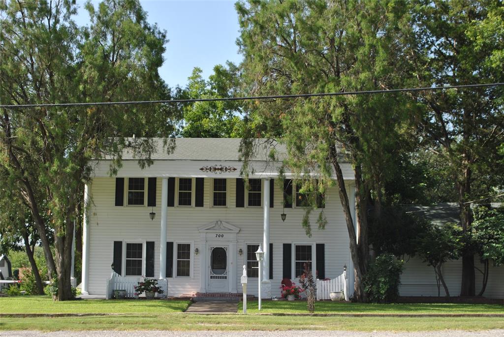 700 W Wrights Avenue Property Photo 1
