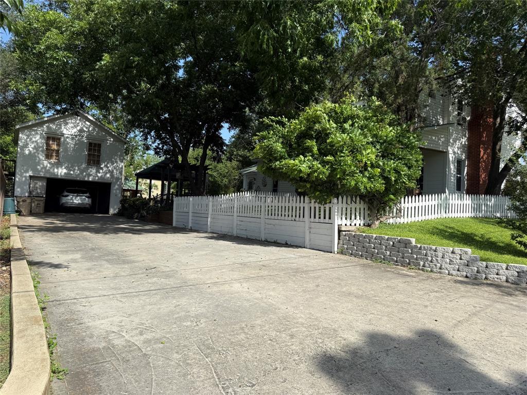 700 W Wrights Avenue Property Photo 12