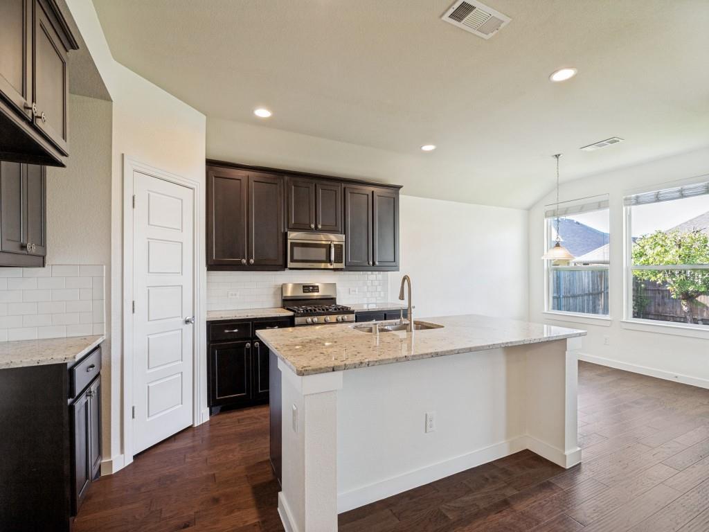 1716 Alton Way Property Photo 13