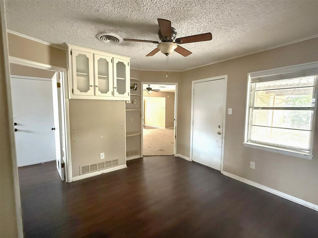 3010 Grand Avenue Property Photo 8