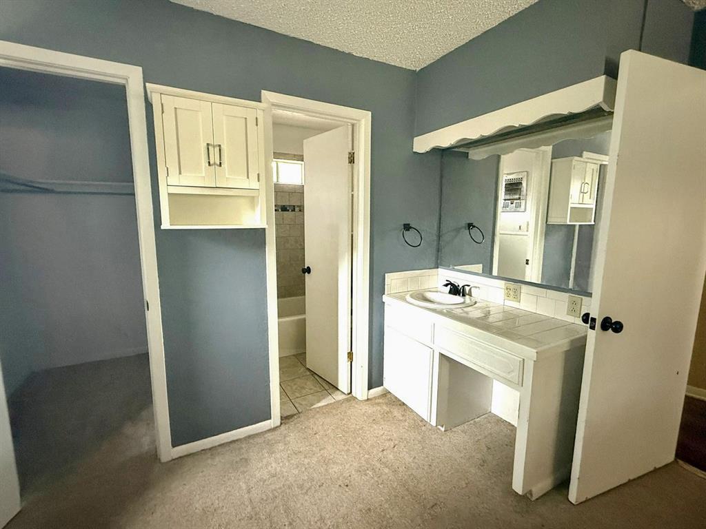 3010 Grand Avenue Property Photo 10