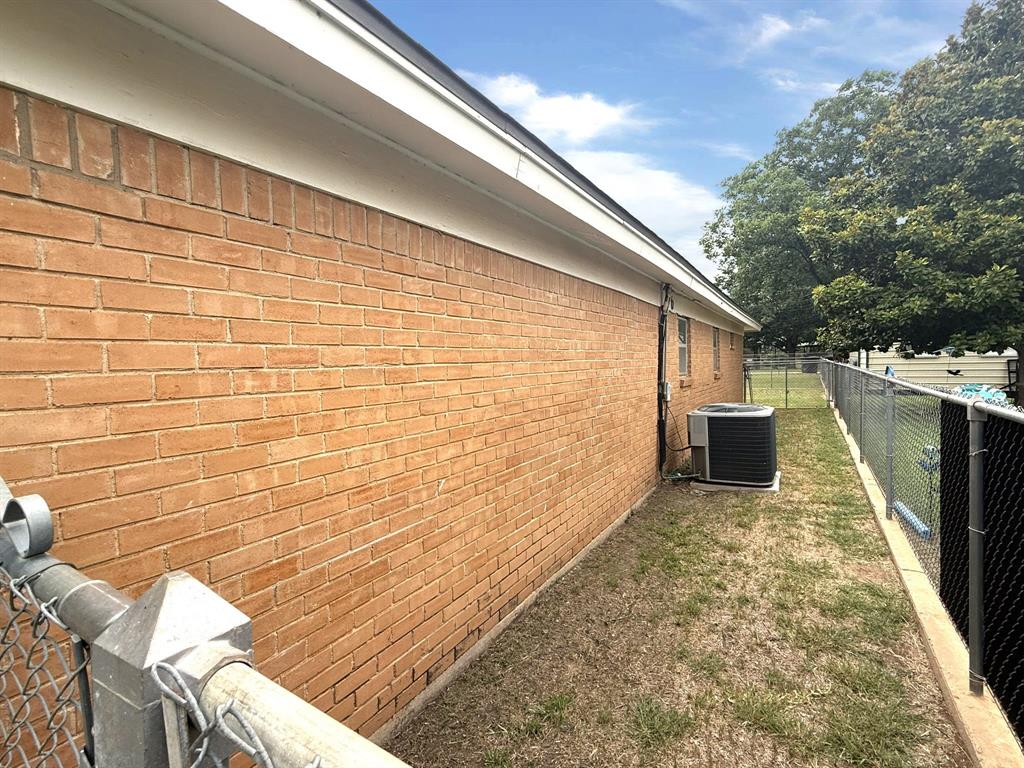 3010 Grand Avenue Property Photo 16