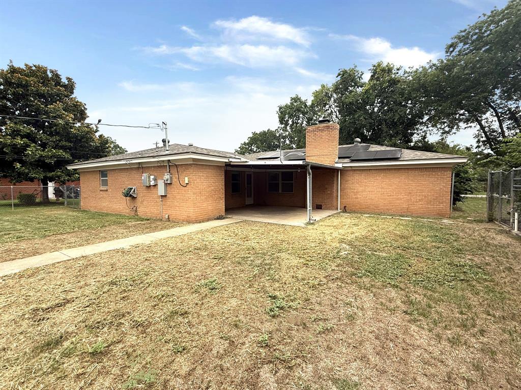 3010 Grand Avenue Property Photo 18