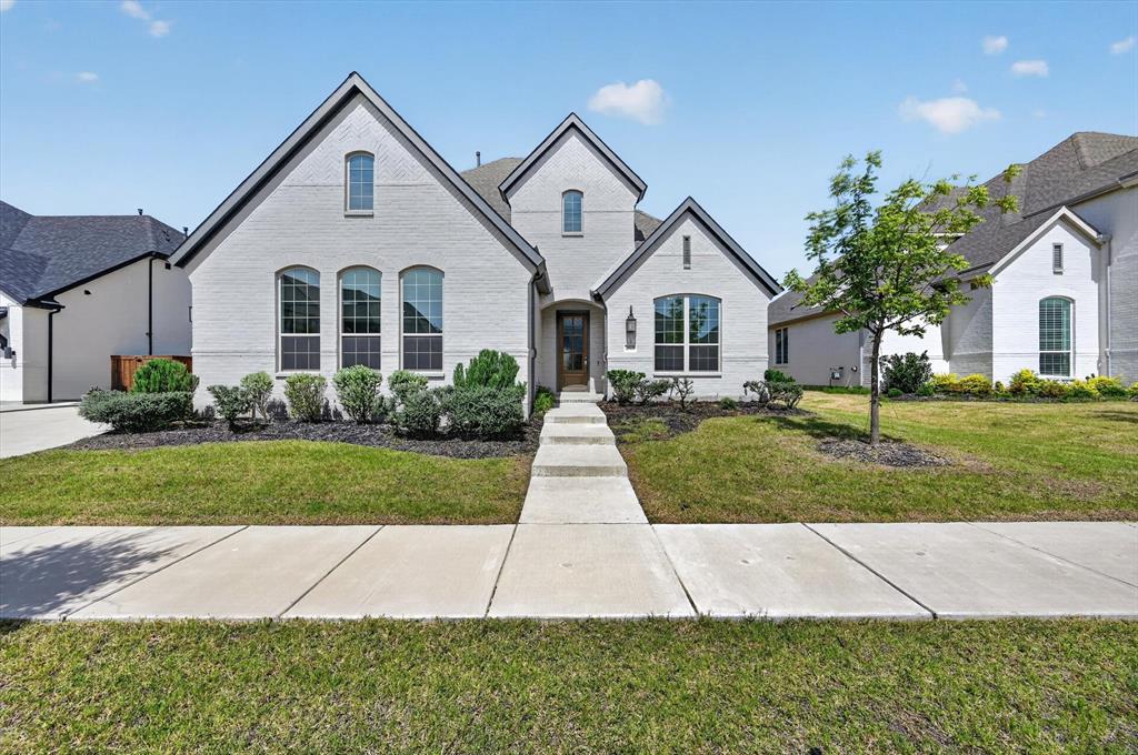 4560 Silver Spur Drive Property Photo 1