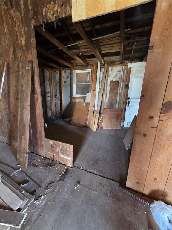 2304 Avenue I Property Photo 7