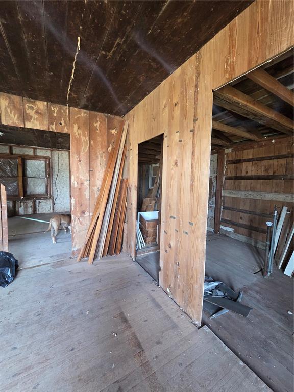 2304 Avenue I Property Photo 9