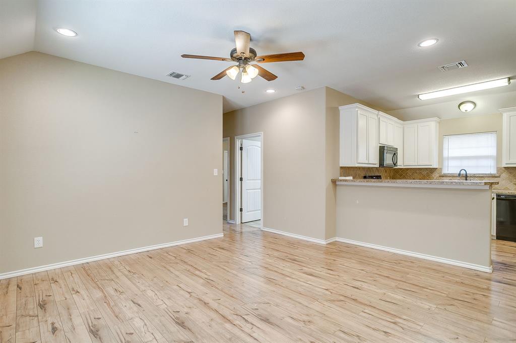 719 Harness Trail Property Photo 4