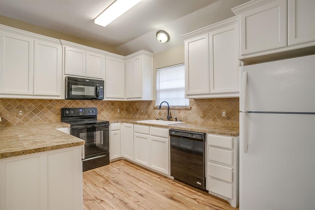 719 Harness Trail Property Photo 7