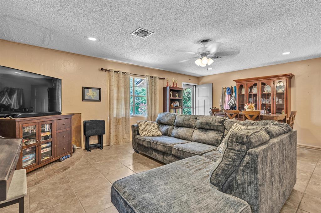 190 Crowfoot Lane Property Photo 1