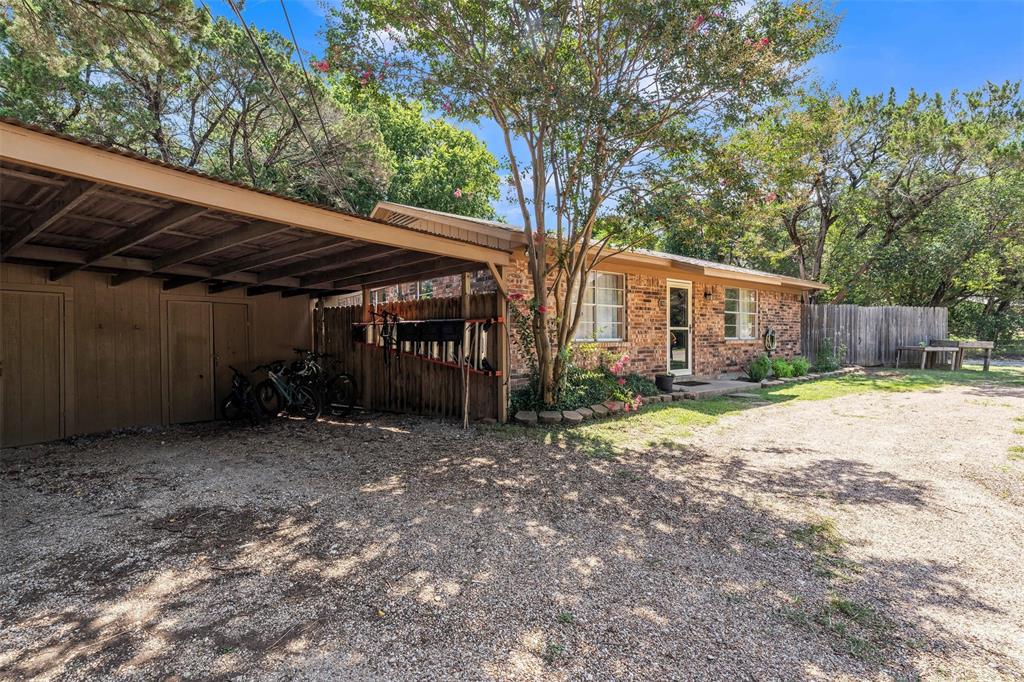 190 Crowfoot Lane Property Photo 4