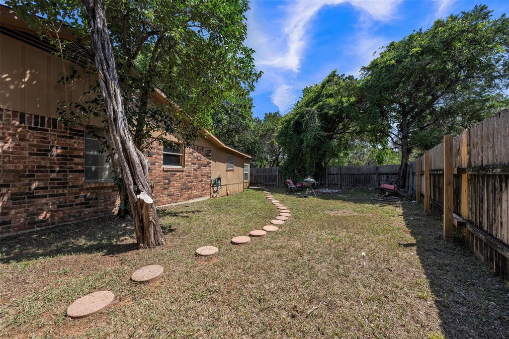 190 Crowfoot Lane Property Photo 8