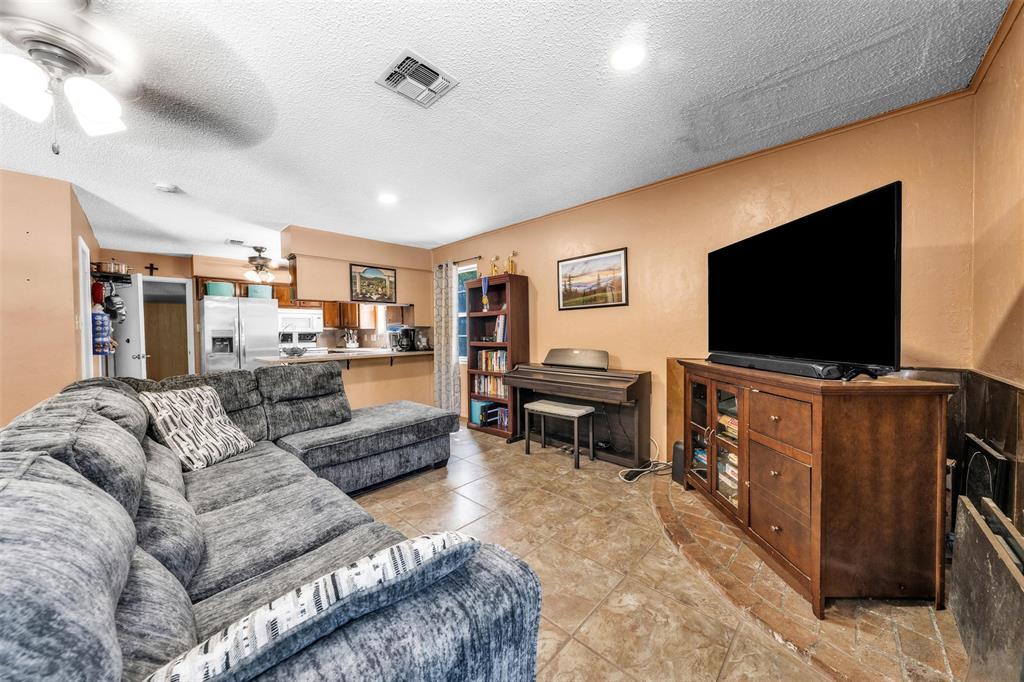 190 Crowfoot Lane Property Photo 9