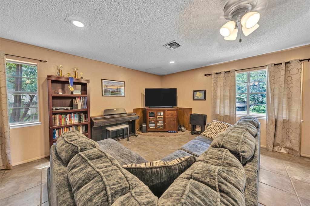 190 Crowfoot Lane Property Photo 10