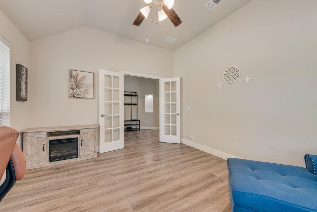 102 Cimmaron Court Property Photo 11