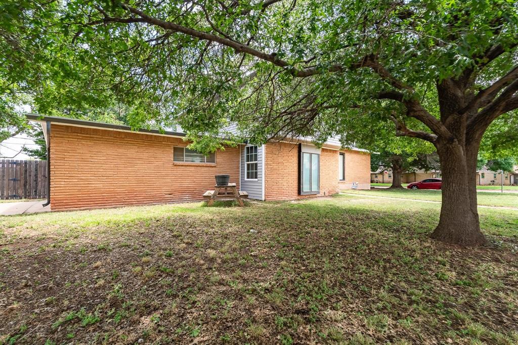 1602 N Bowie Drive Property Photo 3