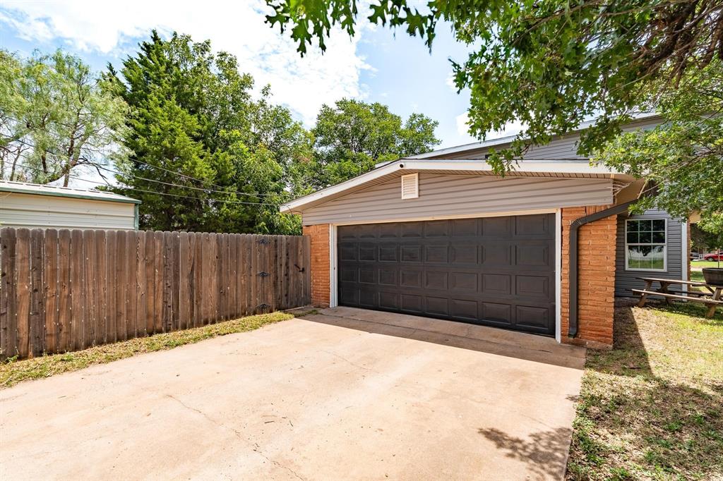 1602 N Bowie Drive Property Photo 5