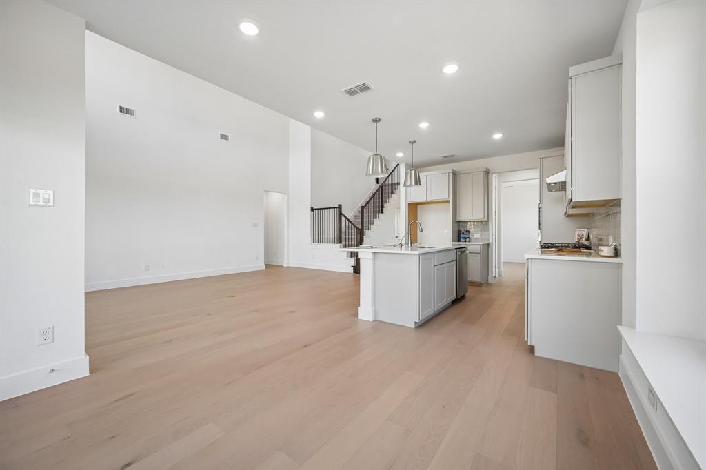 4617 Floral Fields Way Property Photo 9
