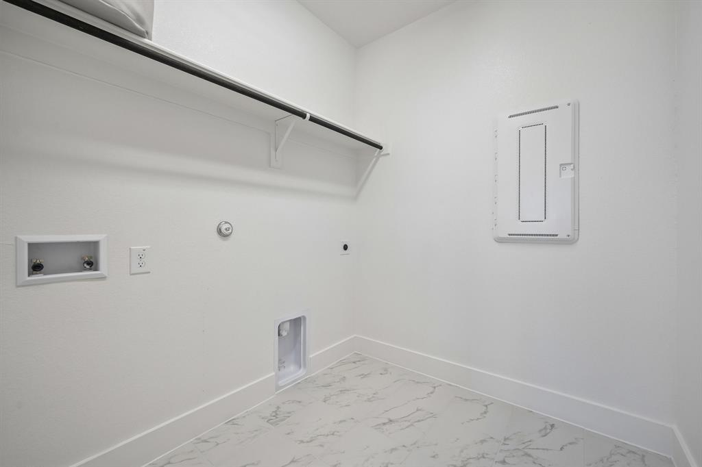 4617 Floral Fields Way Property Photo 17