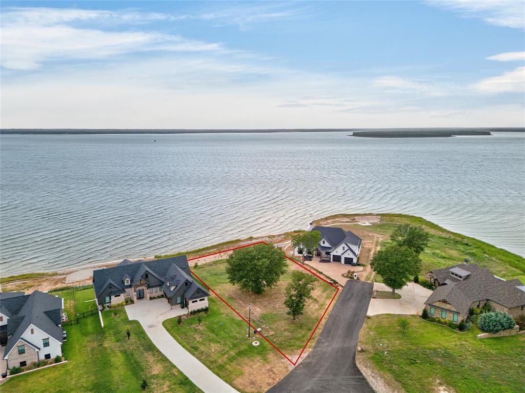 1548 Shoreline Drive Property Photo 1