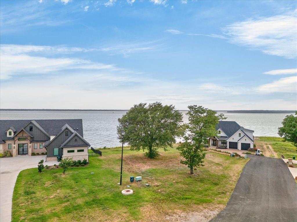 1548 Shoreline Drive Property Photo 8