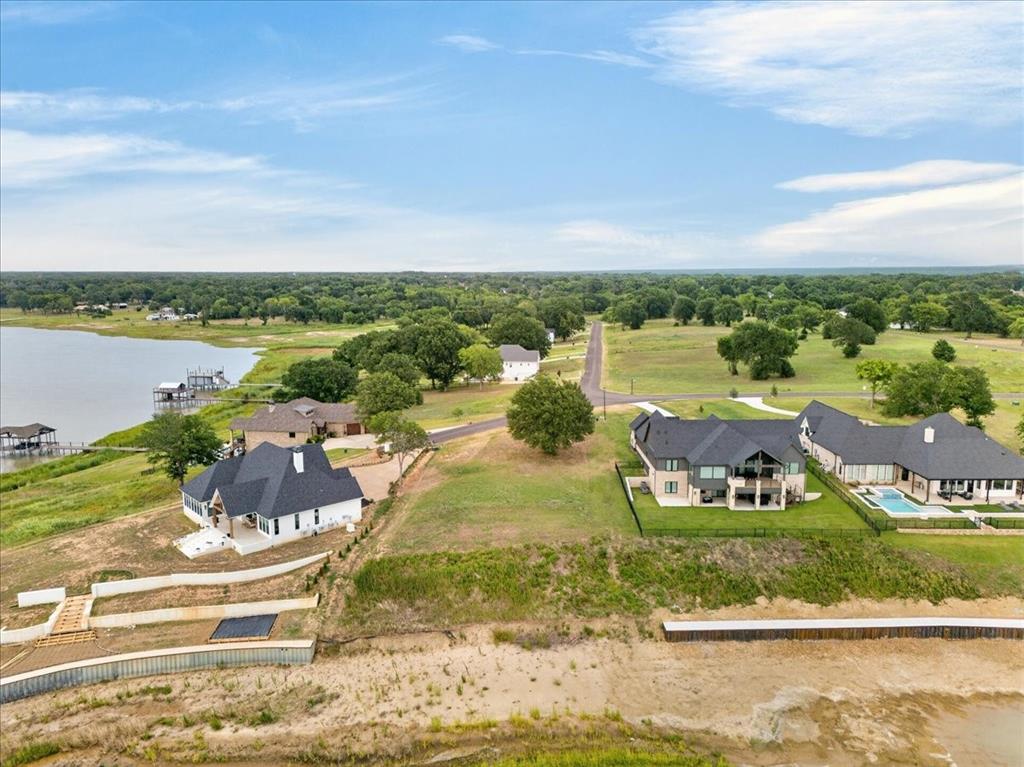 1548 Shoreline Drive Property Photo 12