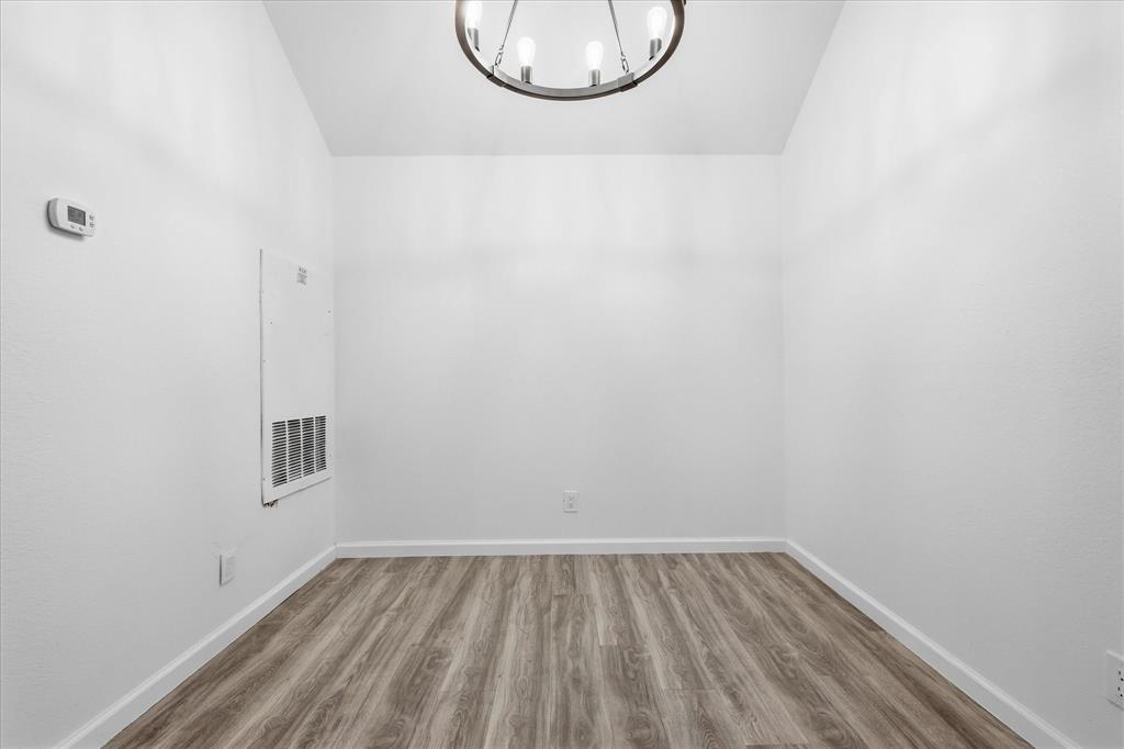 4215 Scarsdale Lane Property Photo 7