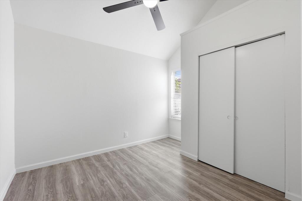 4215 Scarsdale Lane Property Photo 8