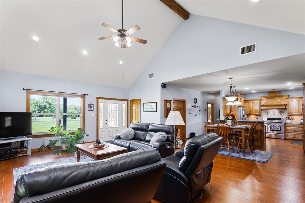 5884 Fm 1650 Property Photo 17