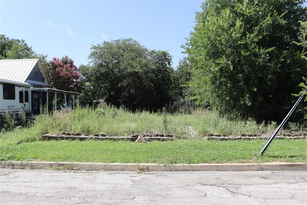 300 E Grand Avenue Property Photo 33