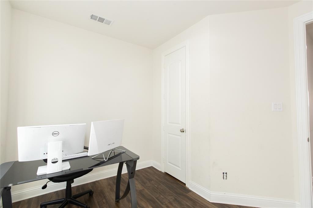 141 Iris Drive Property Photo 8