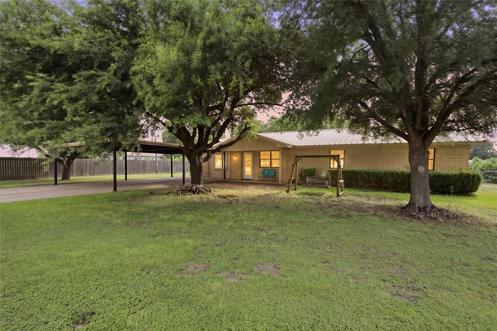 1002 Caron Street Property Photo 1