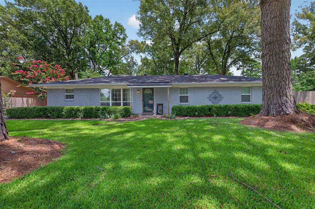 124 Lawrence Drive Property Photo 1
