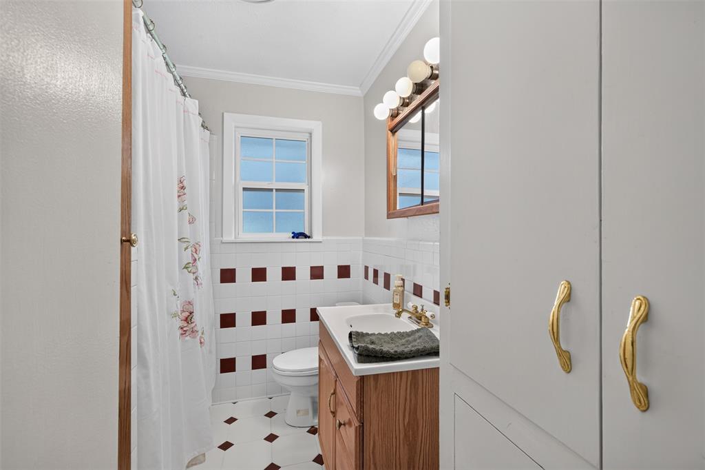 124 Lawrence Drive Property Photo 14