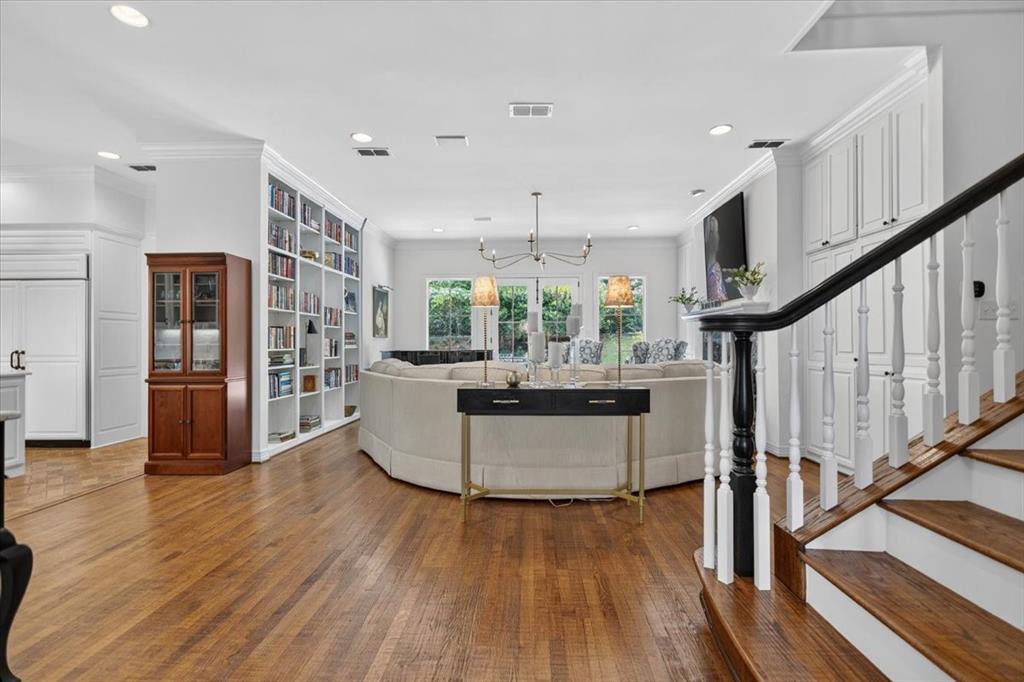 1436 Lakeshore Drive Property Photo 9