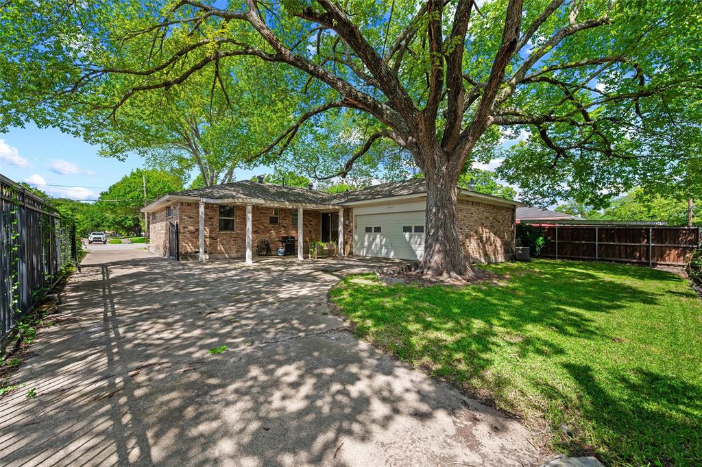 2536 Saint Francis Avenue Property Photo 1