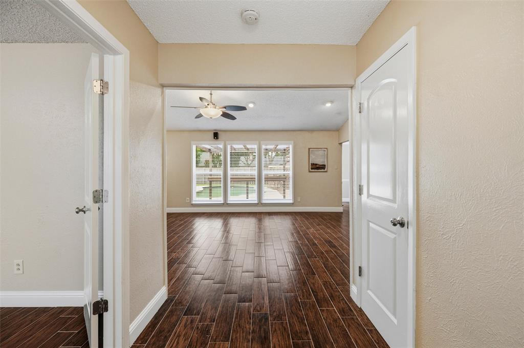 2713 Riviera Drive Property Photo 3