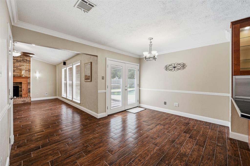 2713 Riviera Drive Property Photo 10