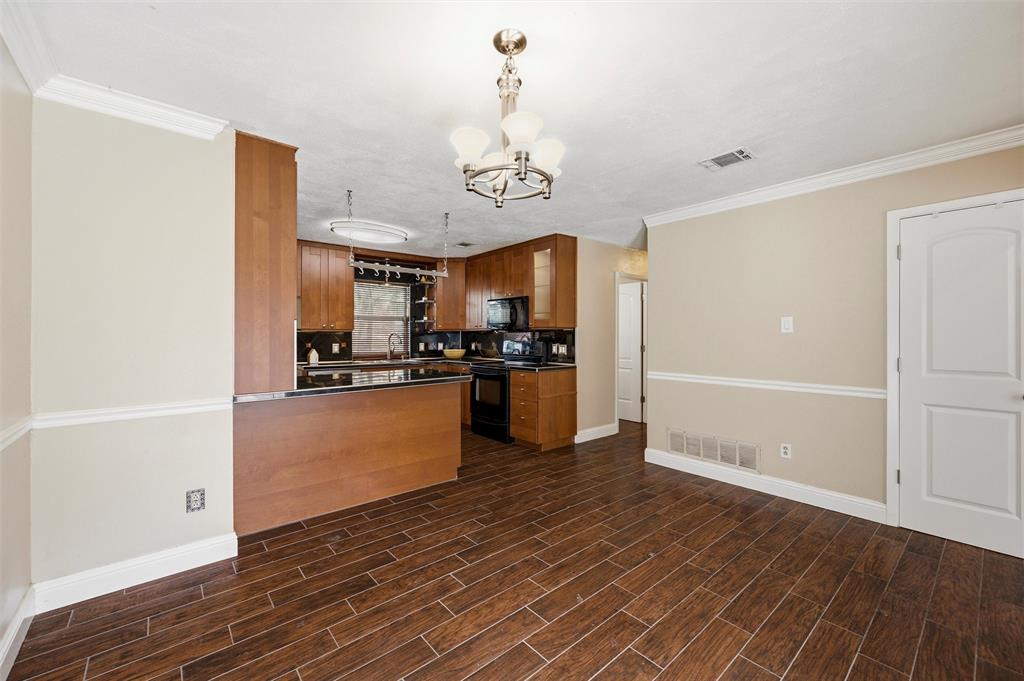 2713 Riviera Drive Property Photo 15