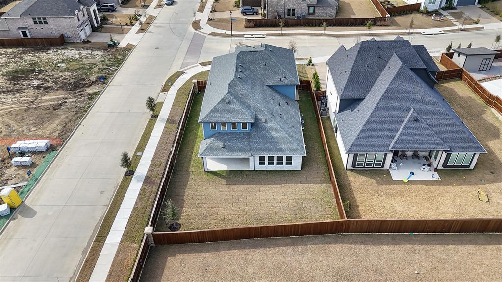 1311 Sapphire Lane Property Photo 4