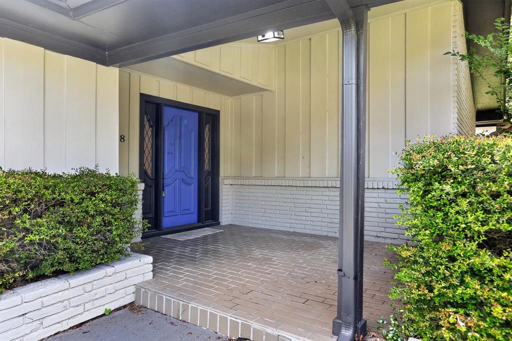 4348 Selkirk Drive Property Photo 2