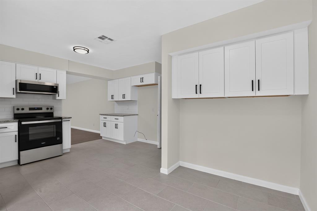 4348 Selkirk Drive Property Photo 16